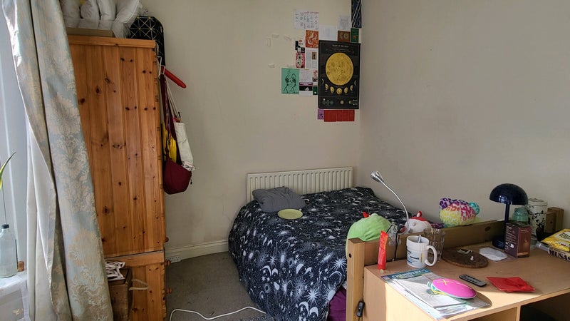 Photo 1: bedroom