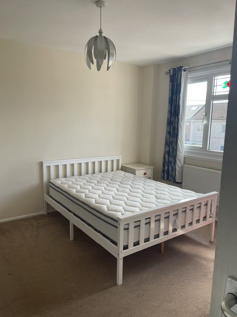 Photo 1: Bedroom 1
