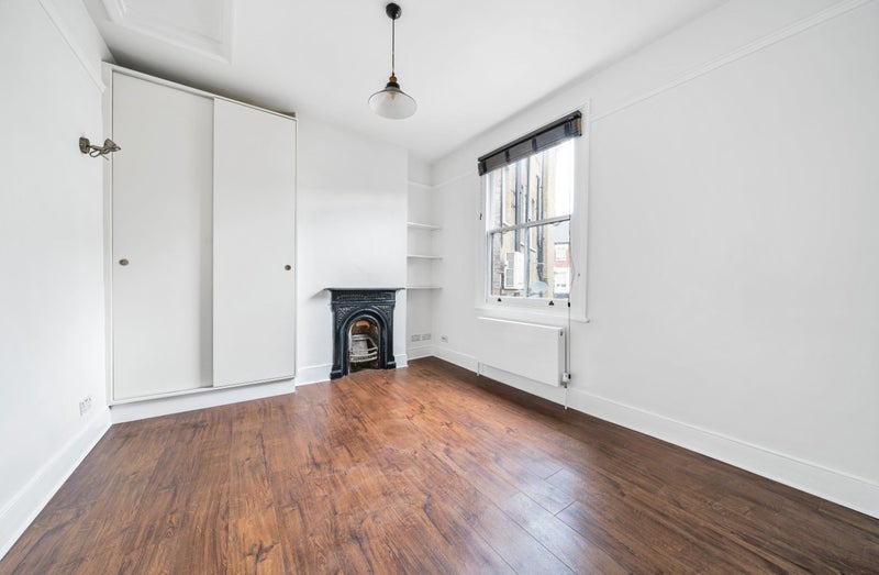 Photo 1: Double room available