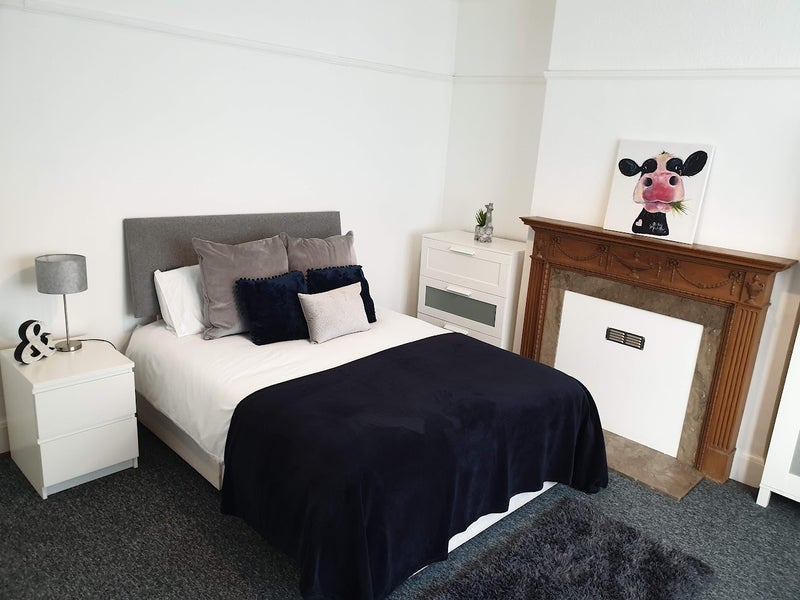 Photo 1: Room 2 - £895