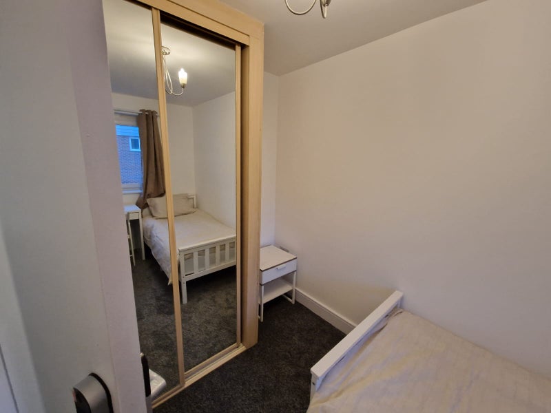 Photo 1: Room 3