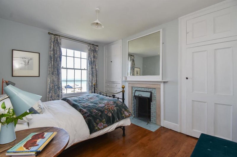 Photo 1: Double bedroom with seaview