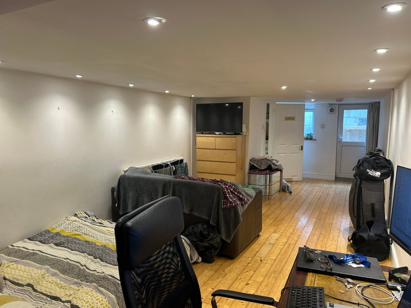 Photo 1: Bedroom
