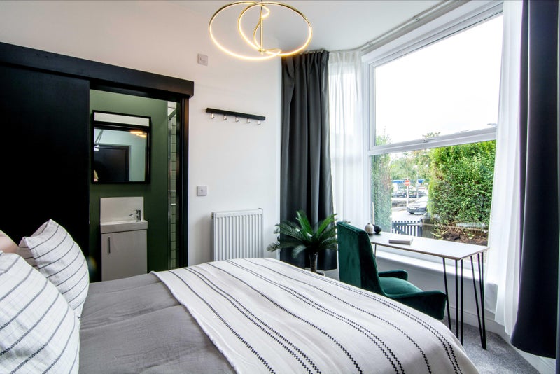 double rooms in Bolton (BL2) - View 2