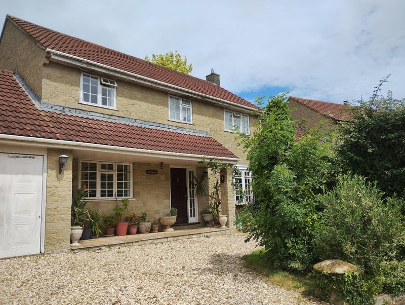 Photo 1: House with Parking