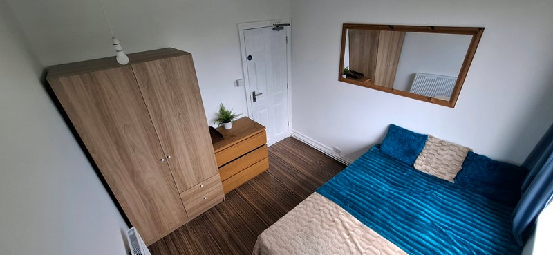 Photo 1: Double Bedroom - fully furnished