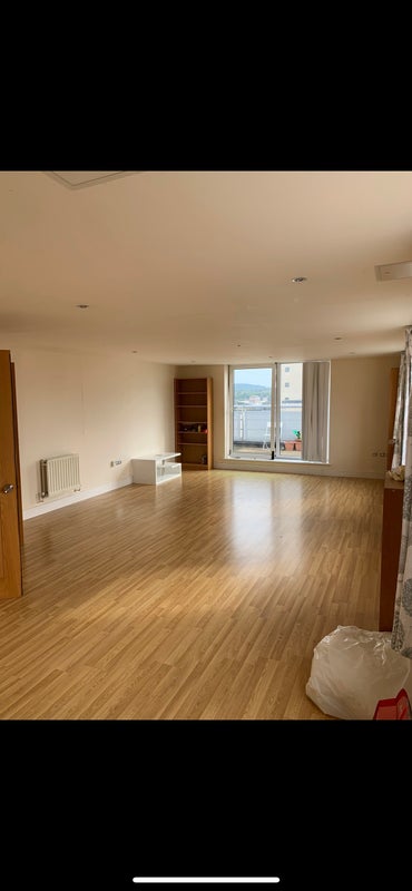 Photo 1: Room