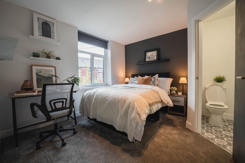 Photo 1: Room 3