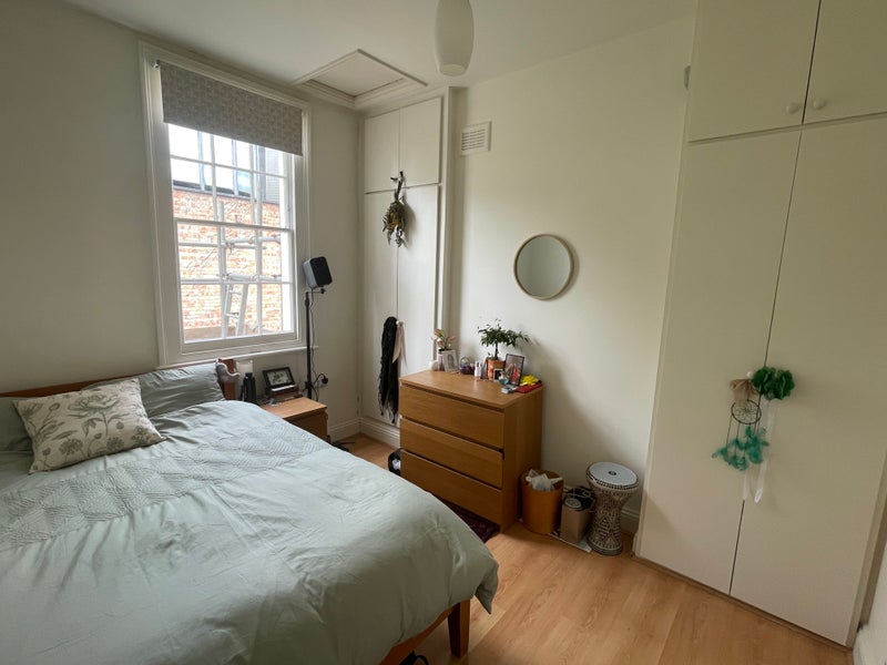 Photo 1: Room