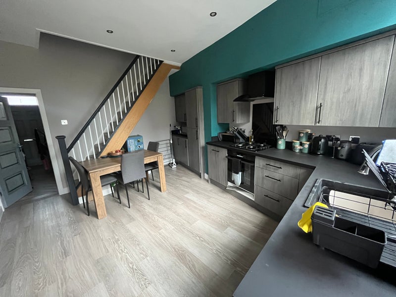 Photo 1: Shared kitchen 