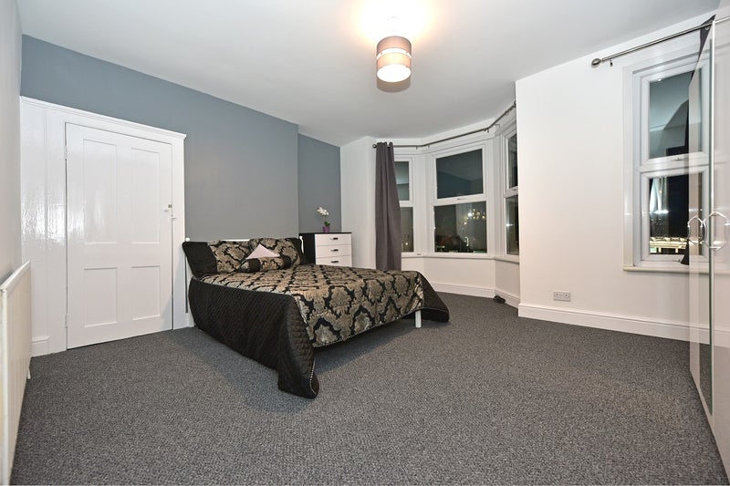 Photo 1: £1099pcm with all bills included!