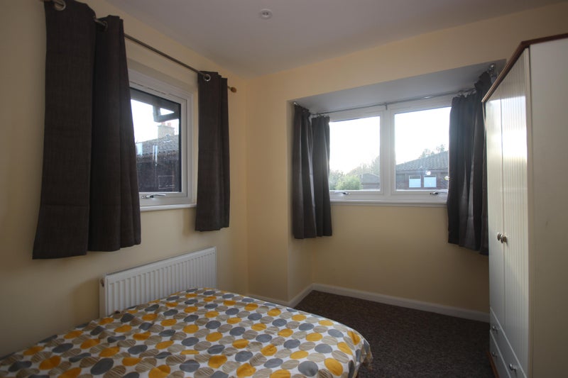 Photo 1: Double Bedroom 5