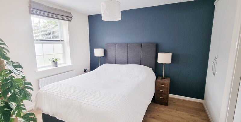 Photo 1: Bedroom