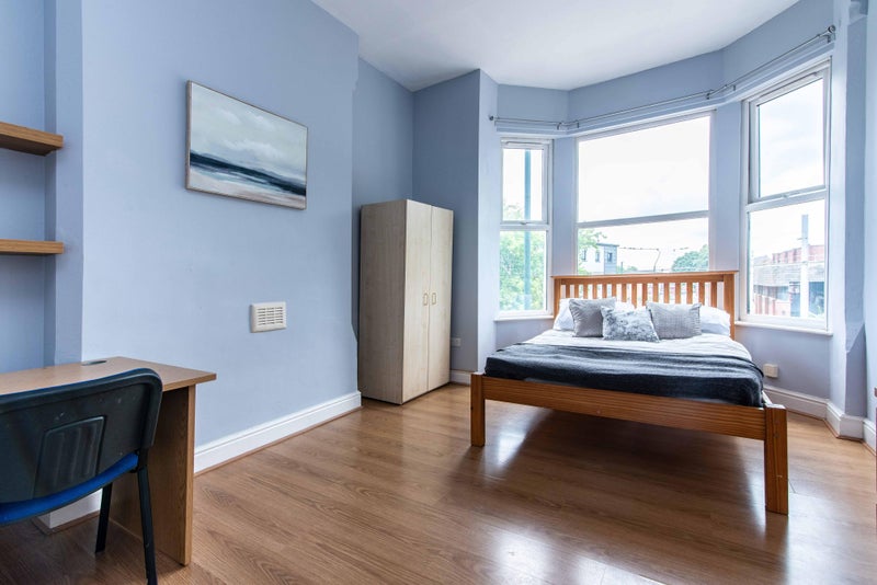 Photo 1: Room 3