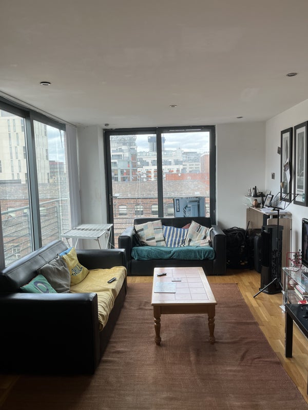 Photo 1: Living area