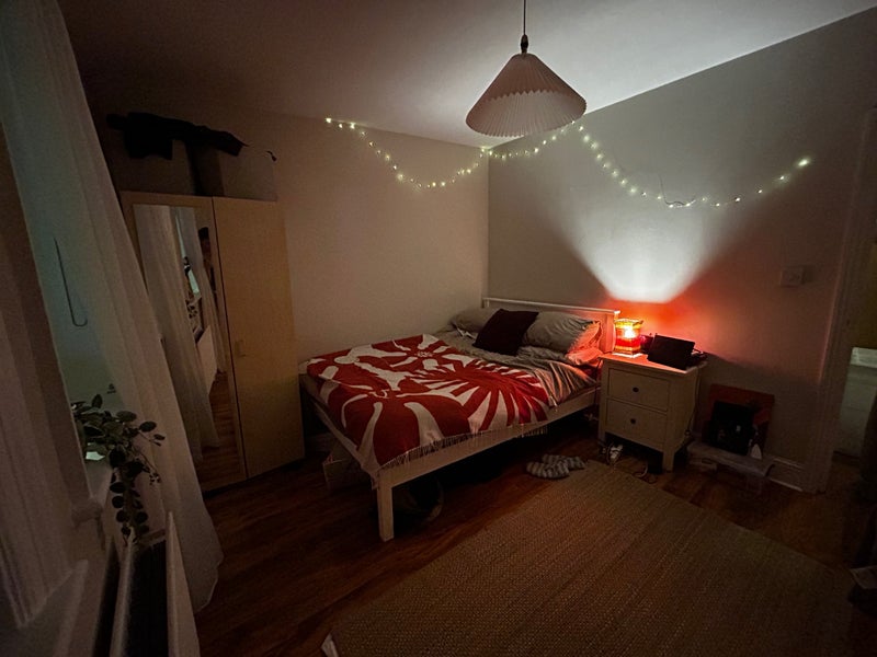 Photo 1: Large Double Room