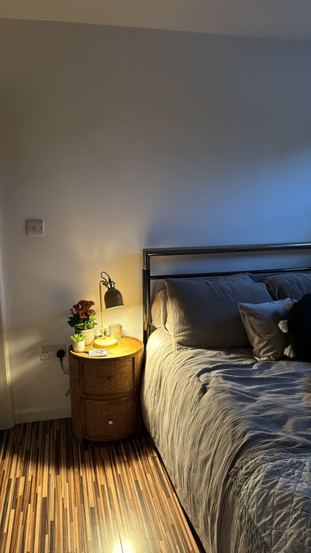 Photo 1: Bedroom 
