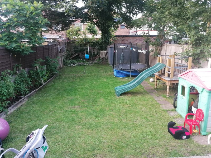 Photo 1: Rear garden 