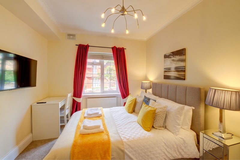 Photo 1: Bedroom
