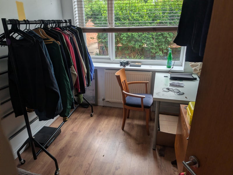 Photo 1: the room, I'll take out all the clothes and leave whatever you'd like