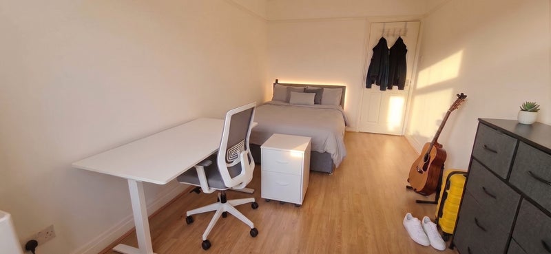 Photo 1: Room