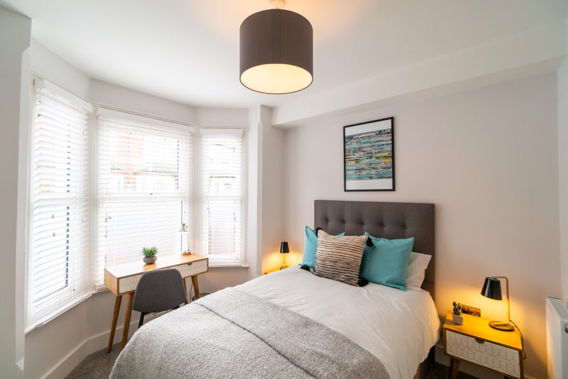 Photo 1: Room 1