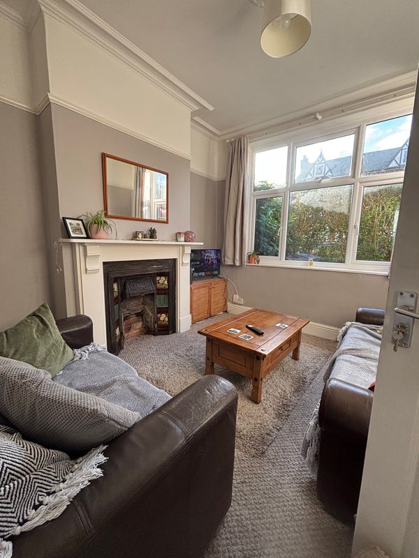 Photo 1: Living Area