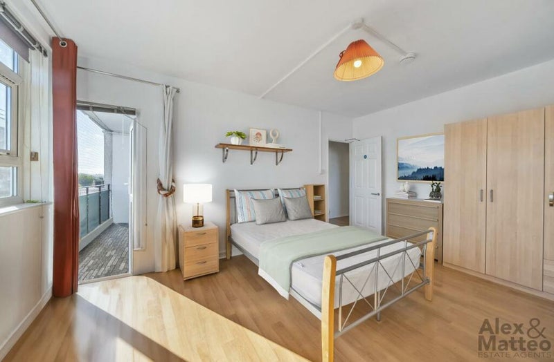 Photo 1: Bedroom 2/ Reception room