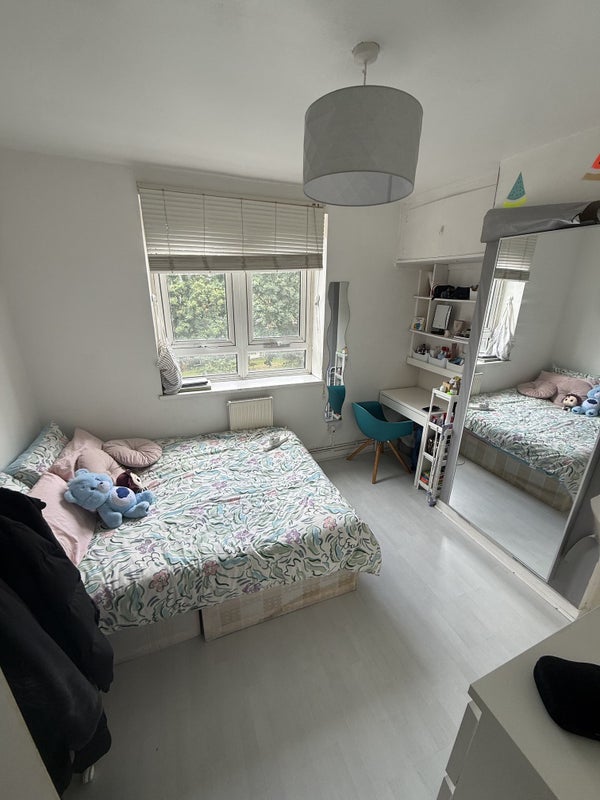 Photo 1: available from the 29th of JUNE £ 880pcm. From September £900pcm