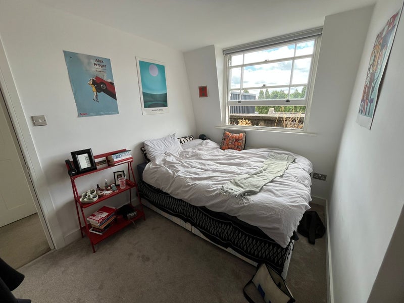 Photo 1: bedroom