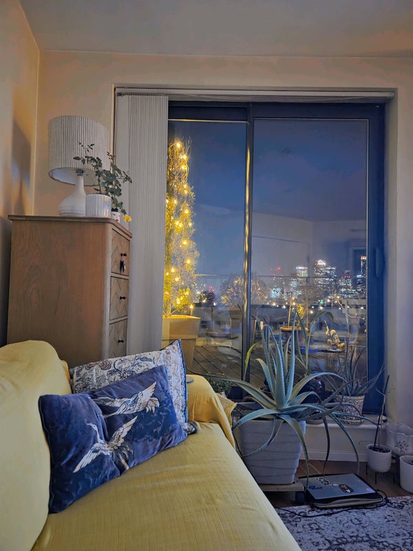 Photo 1: Living room (shared space)