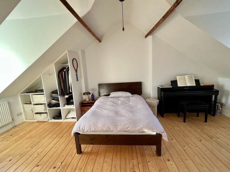 Photo 1: Bedroom