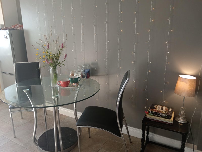 Photo 1: Clean and spacious 