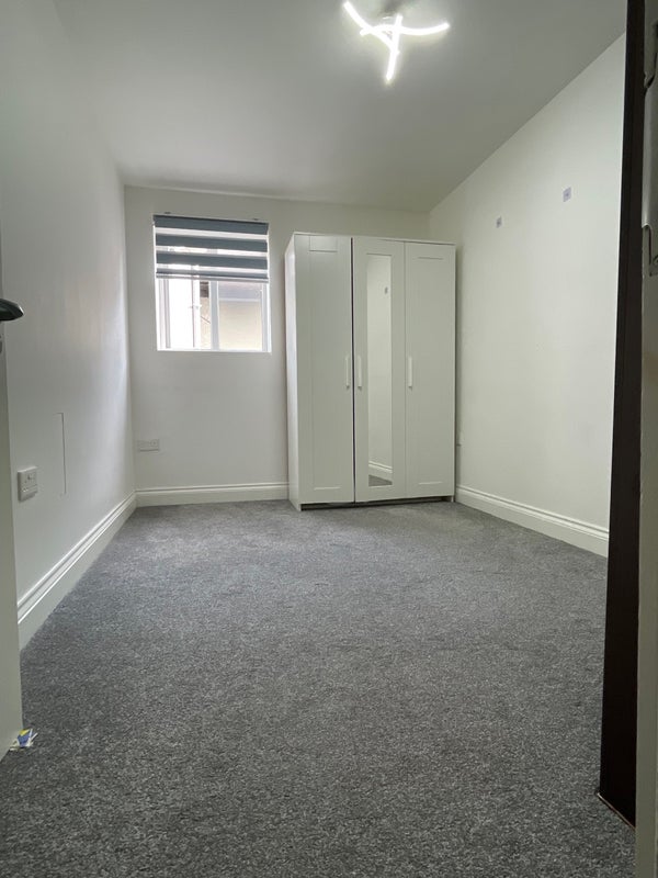 Photo 1: Actual single room