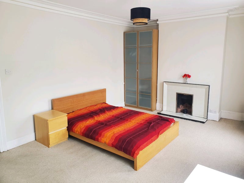 Photo 1: Bedroom