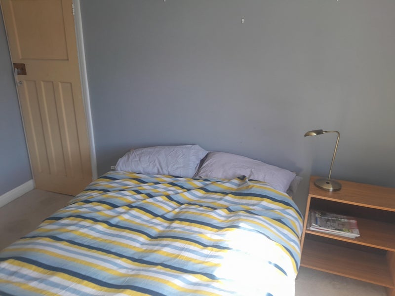 Photo 1: Double bedroom 