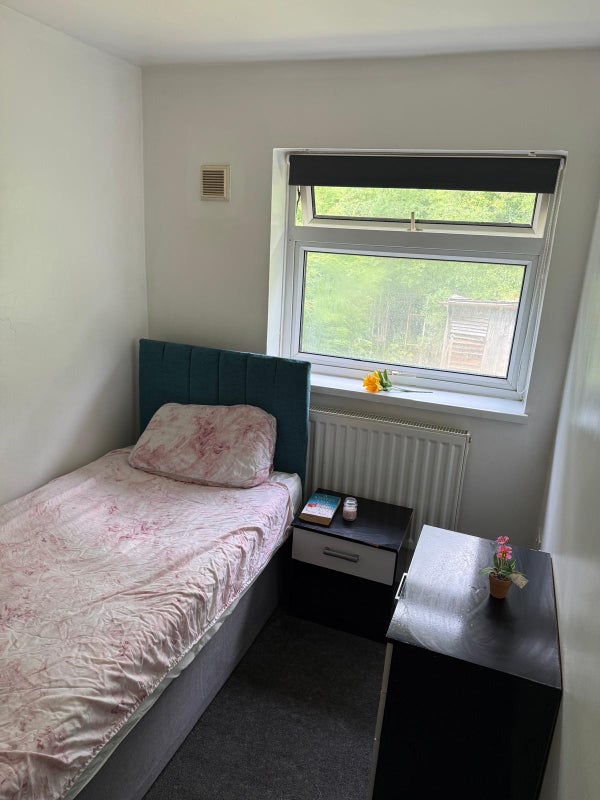 single/double in Corby (NN18) – další