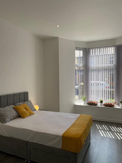 Photo 1: Room 6