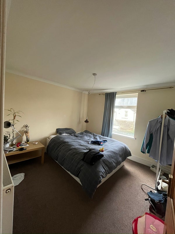 Photo 1: Le Bedroom