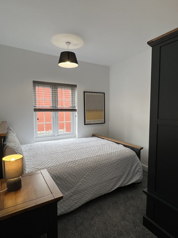 Photo 1: ROOM 3 EN-SUITE
