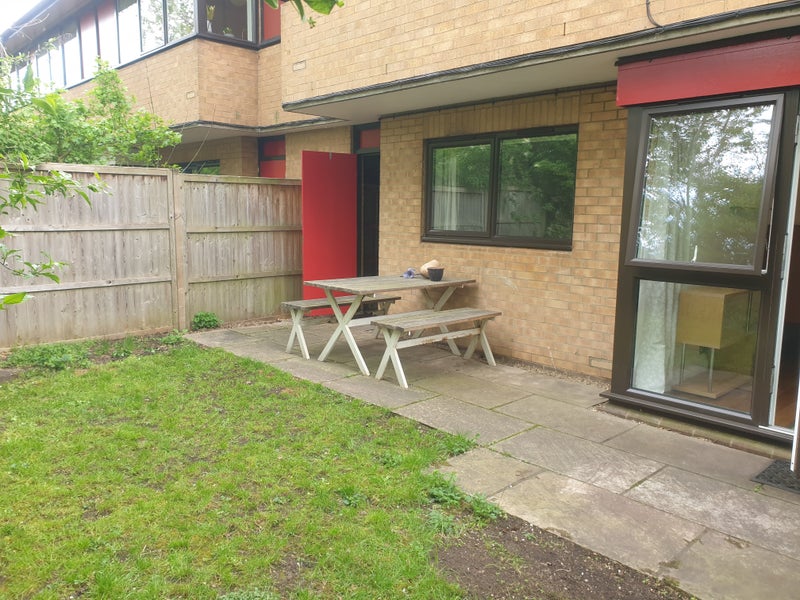 Photo 1: Rear garden 