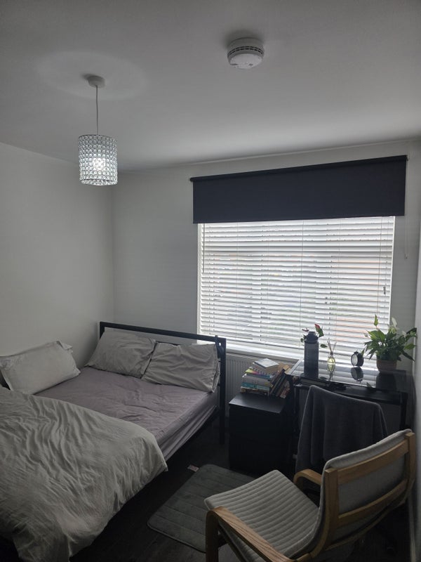 Photo 1: Bedroom 2 