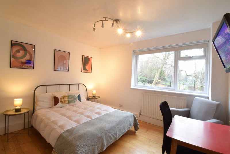 Photo 1: room 3 £1084pcm 