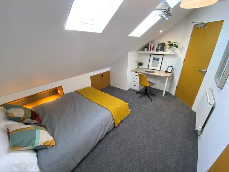 Photo 1: ORANGE ROOM (ROOM 2)
