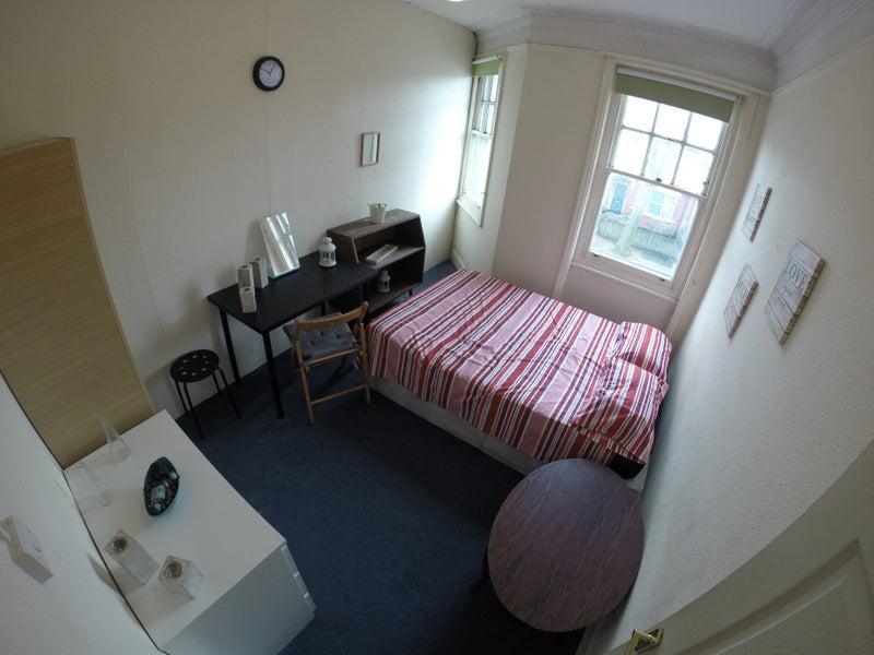 Photo 1: Room 1