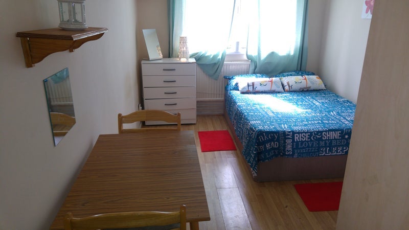 Photo 1: Room 1