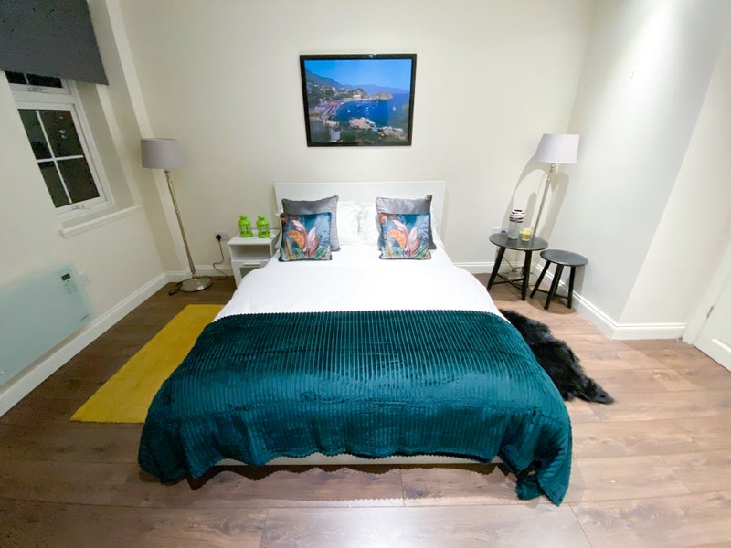 Photo 1: Bedroom