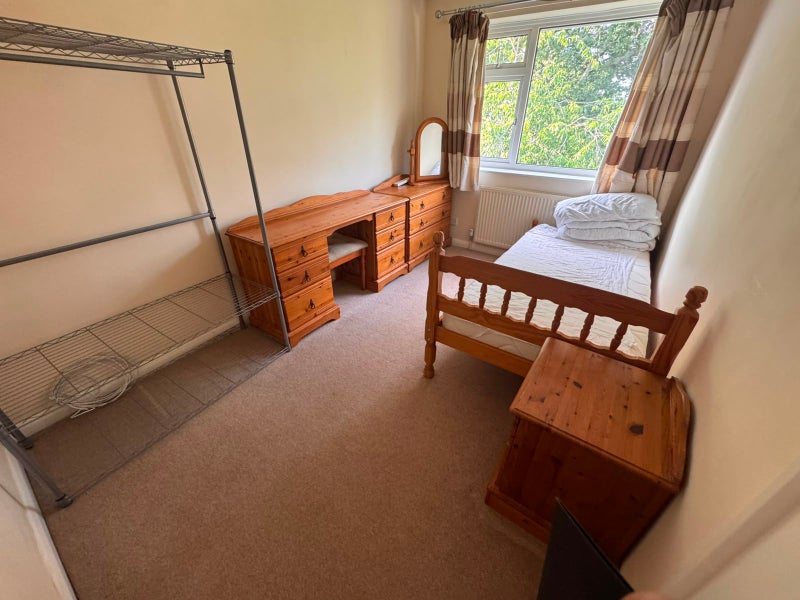 Photo 1: Single room 