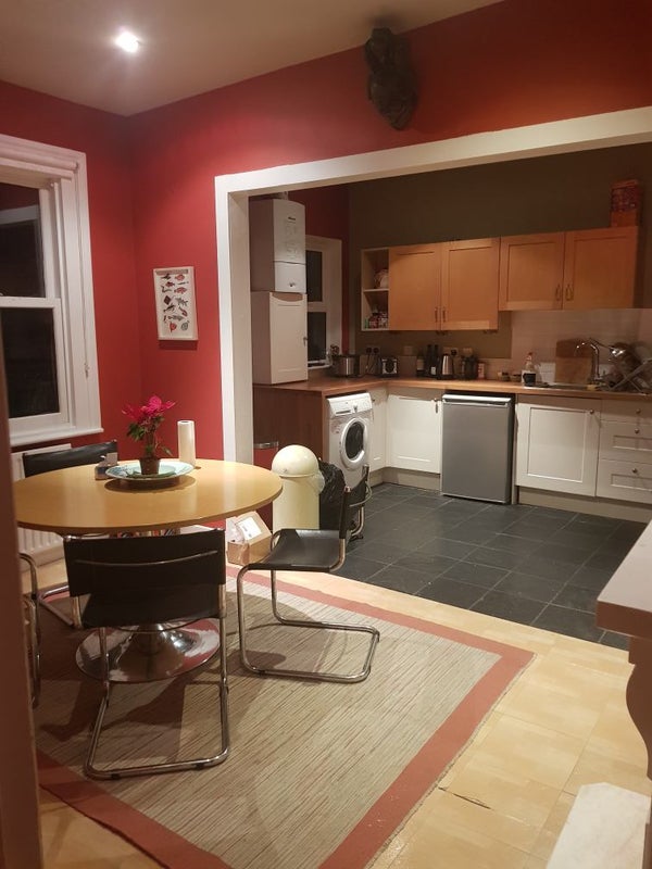 Photo 1: Communal room