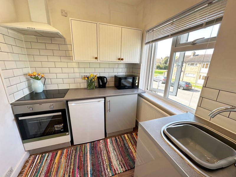 Photo 1: bedroom kittchen & ensuite cranfield MK43 0EW £ 925 all inclusive